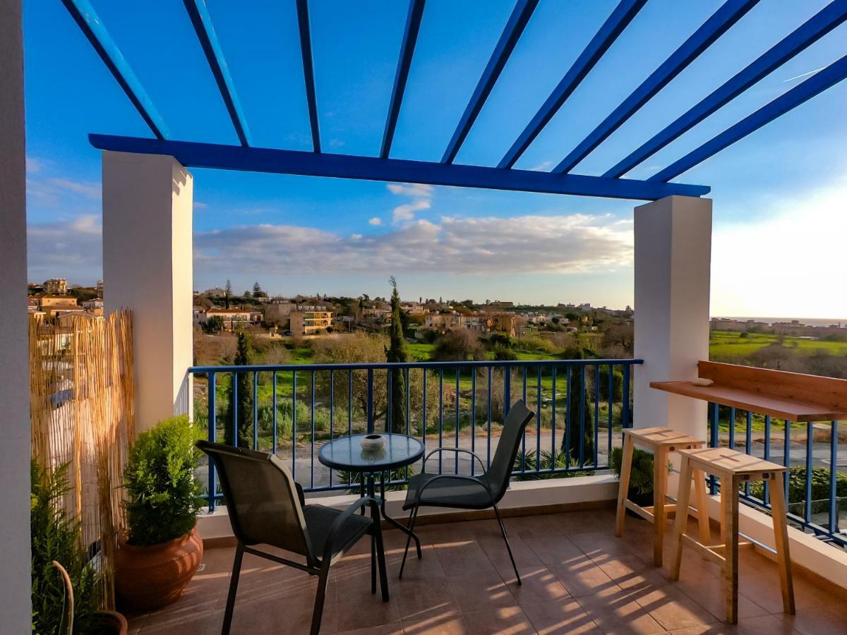 Ron'S Pergola Apartment Paphos Exteriör bild